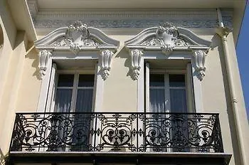 Residence La Villa Leonie 2*