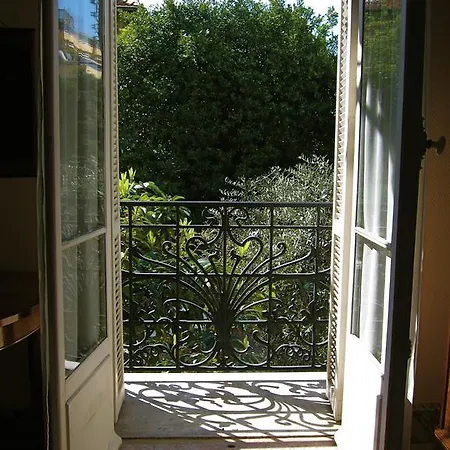 Hotel apartamentowy La Leonie 2*