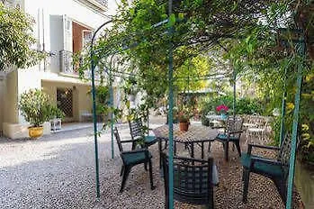 Hotel apartamentowy La Leonie