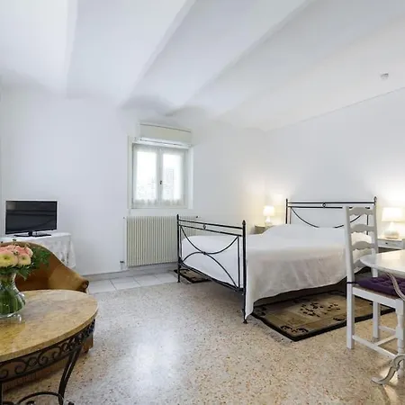 Apartmanhotel La Leonie 2*